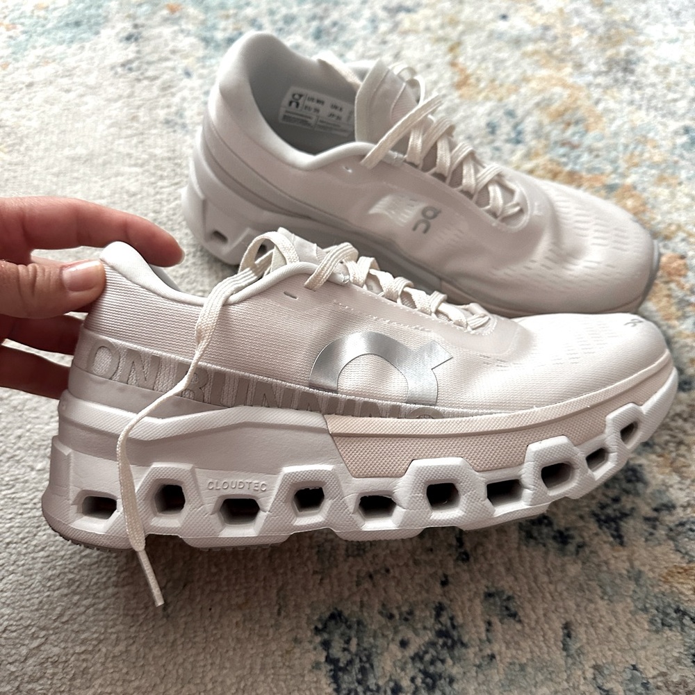 Super cute and comfy ON running shoes.